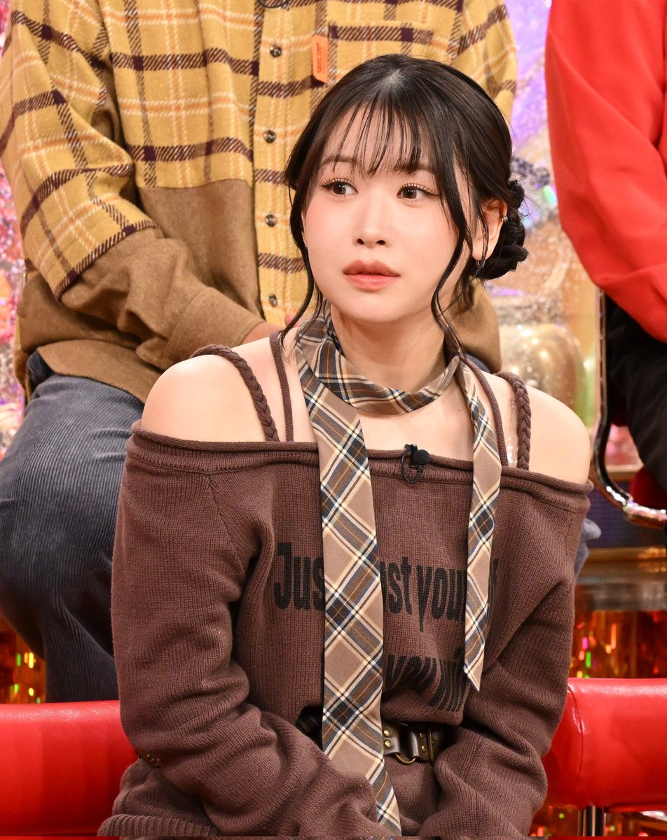 この桃奈今にも笑い出しそうなの堪えてるように見えてかわいい