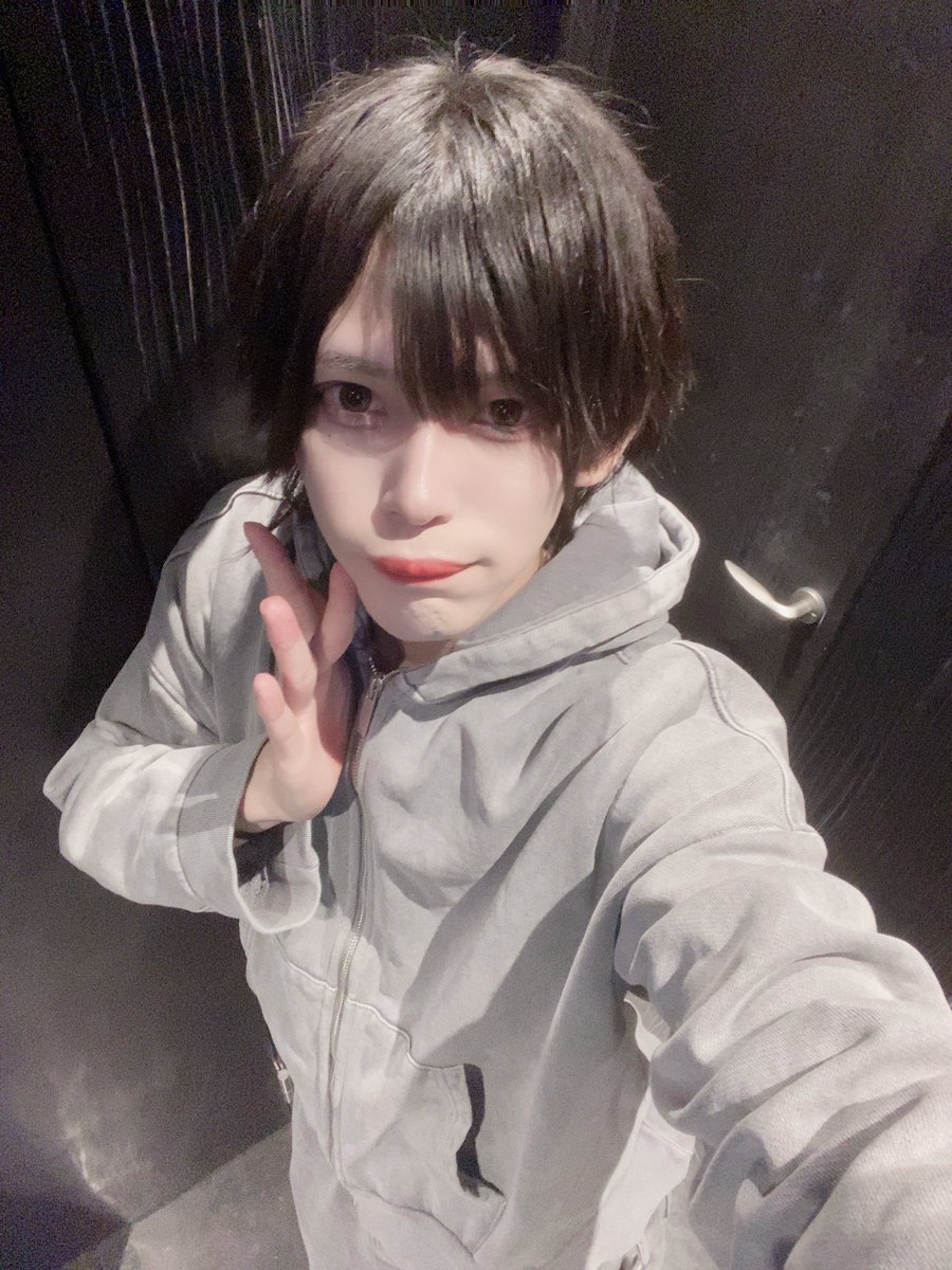 yoshiki__ppp's tweet photo. 髪切 https://t.co/0eqtkfc7UJ
