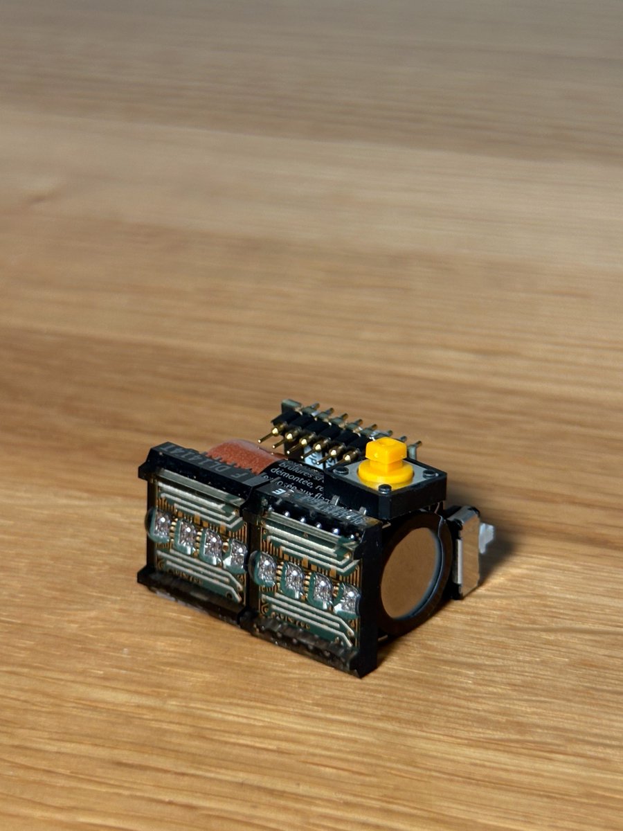 nasmattia's tweet image. Trying to fit parts together for my next tiny device.

The brains are an #ESP32 C3 and the star of the show is the DL1414t display by Siemens, so old school!