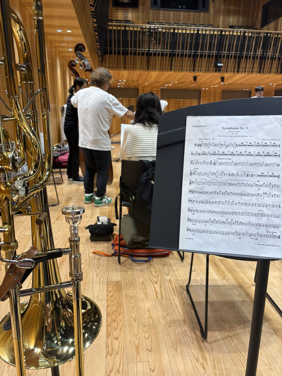 harattidayo7's tweet image. 今日は本番会場で、第九、アイーダの合唱との合奏。本番まであと2週間…。
緊張しますが頑張らねば…😌