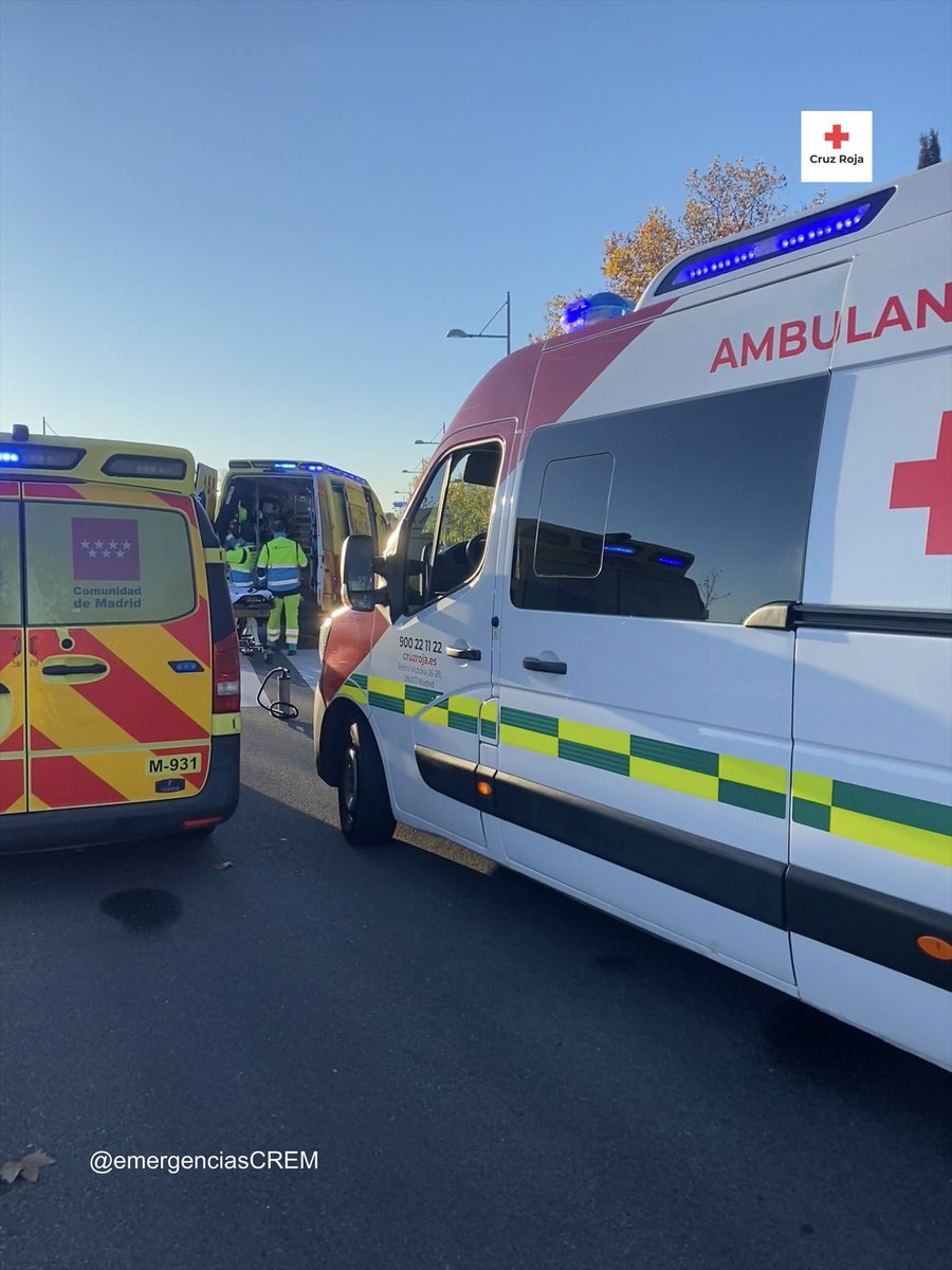 emergenciasCREM's tweet image. Tras solicitud desde #SUMMA112 uno de nuestros #SVB colabora con #HEMS, SVA y equipos de coordinación del SUMMA112, por un atropello ocurrido en #VillanuevaDeLaCañada.

También intervienen Policía Local y Protección Civil

#ASEM112
