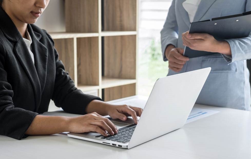 donchyme's tweet image. One underrated skill for remote success is writing clearly. The goal of your communication should be to inform and not to impress. Clarity in your emails, chats, and proposals helps build trust.

#RemoteWork #Freelancer