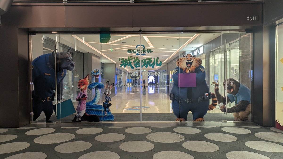 マジで街中がズートピア化してて超楽しい、PRめっちゃお金かけてるなー