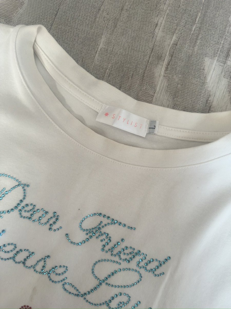 bringsyoujoy's tweet image. ☁️ เสื้อครอป stylist_shop #stylistshop สีขาว
size L อก 32-34 / ยาว 16
ตำหนิ มีจุดเปื้อนเล็กน้อยค่ะ (เพิ่มเติมในแชท) 

100.- 

#ส่งต่อstylist #stylistshop