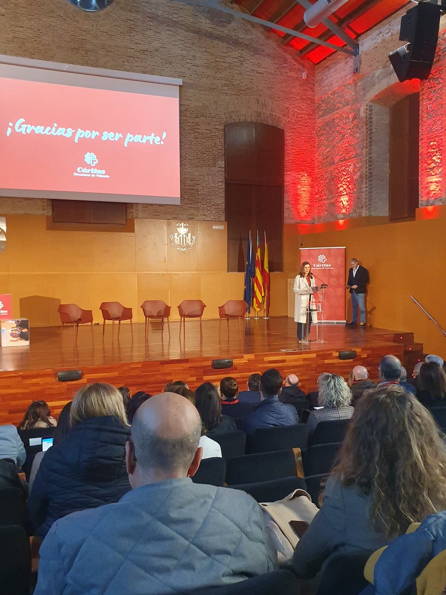 Precioso testimonio de Esther, dueña de una empresa de textiles y tapizados afectada por la #dana y que por fin ya está operativa gracias a la ayuda de las #EmpresasVinCorazón  a través de <a href="/ValenciaCaritas/">Valencia Cáritas</a>   #GraciasPorSerParte