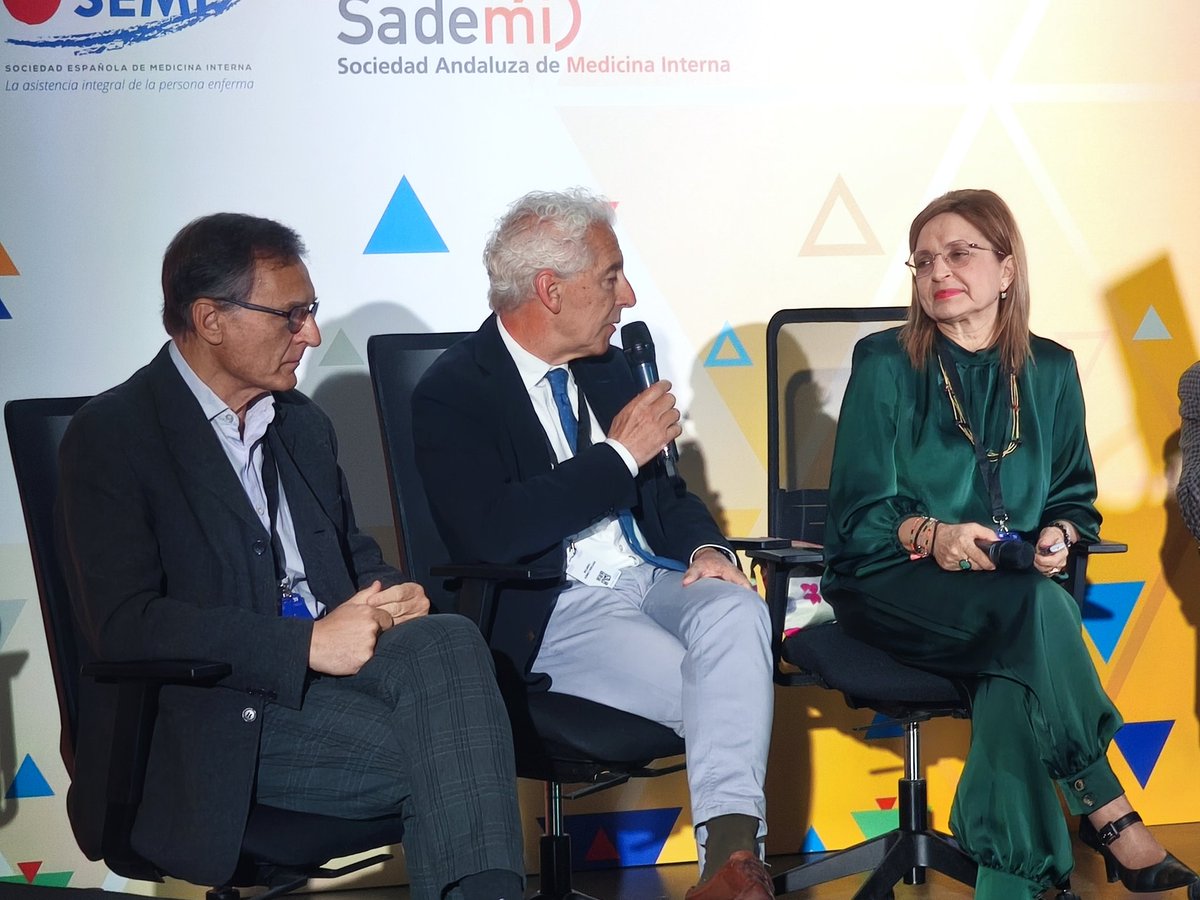 Sociedad_SEMI's tweet image. 🚀Experiencias en #liderazgo.
Reunión de presidentes pasados de la @Sociedad_SEMI explicando la motivación para presentarse a presidente. Uno de los motivos comunes es participar en los grupos de trabajo, dar voz a hospitales pequeños, defender la especialidad y ponerla en valor…