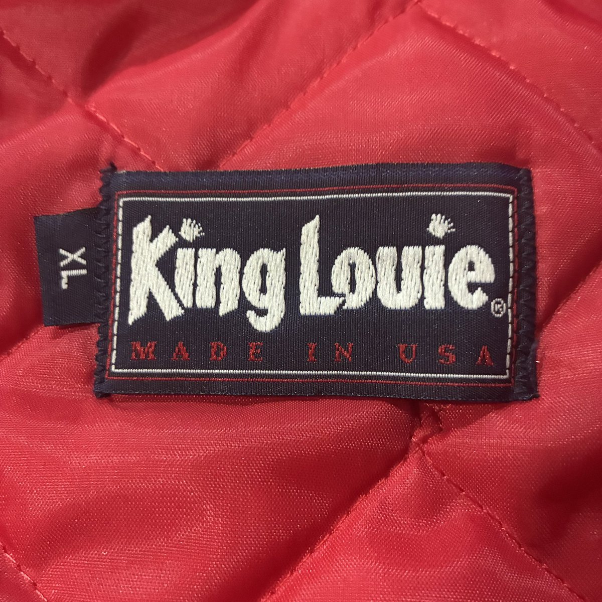 ＞＞＞古着屋YUA

King Louie👕

ナイロン スタジャン   XLサイズ

 #usa製
 #kinglouie 
 #中綿
 #ナイロンスタジャン 
 #us古着

￥3300-(込)