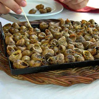 Demà destí <a href="/CarlesFLINCH/">Can Manel Andorra by Carles Flinch</a> , negocis i gastronomia