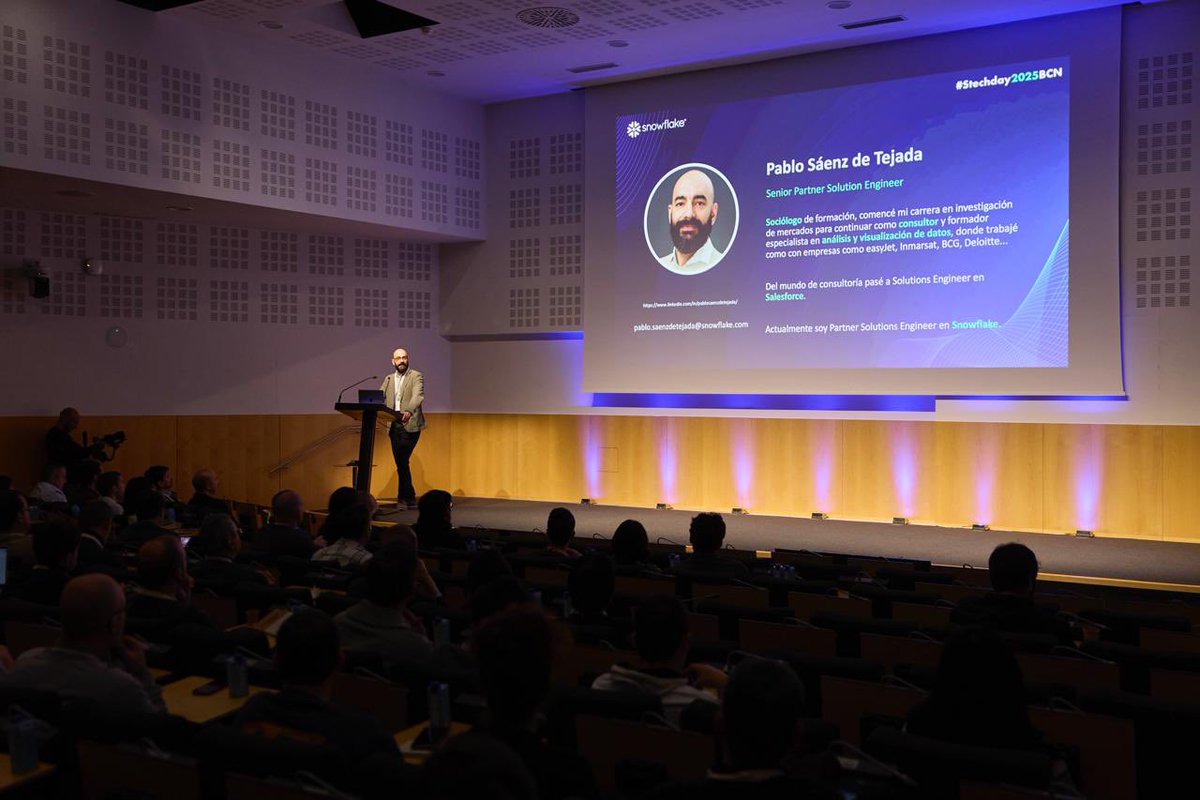 plainconcepts's tweet image. ¡Cerramos la mañana con la sesión de Pablo Sáenz de Tejada!

Descubrimos cómo Snowflake Cortex AISQL impulsa la ingeniería de datos: analítica rápida, sencilla y segura sobre datos no estructurados usando solo SQL.

#STechDay2025bcn 🚀