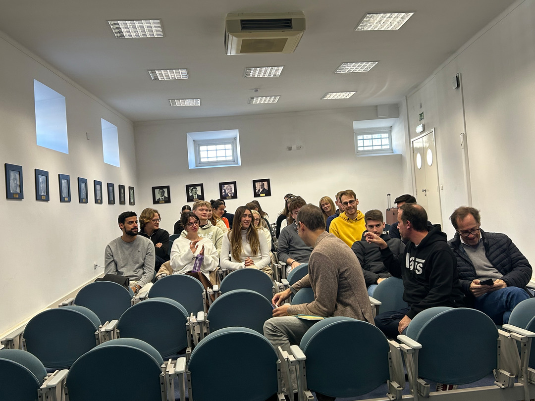 lispolis_'s tweet image. Challenge TBE!
Os alunos de Empreendedorismo do @istecnico têm trabalhado lado a lado com empresas da nossa comunidade — Host Hotel System, Focus BC e Waymotion — num percurso que será encerrado numa sessão final para apresentar as suas propostas para cada desafio. Está quase! 👀