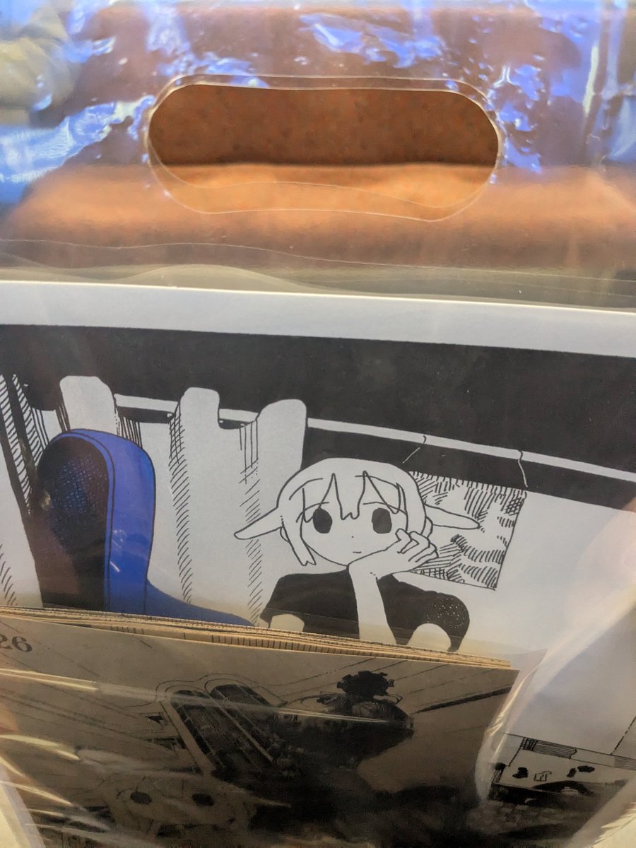 gofuweb's tweet image. 買い物袋が透明なのは何かのプレイですか？