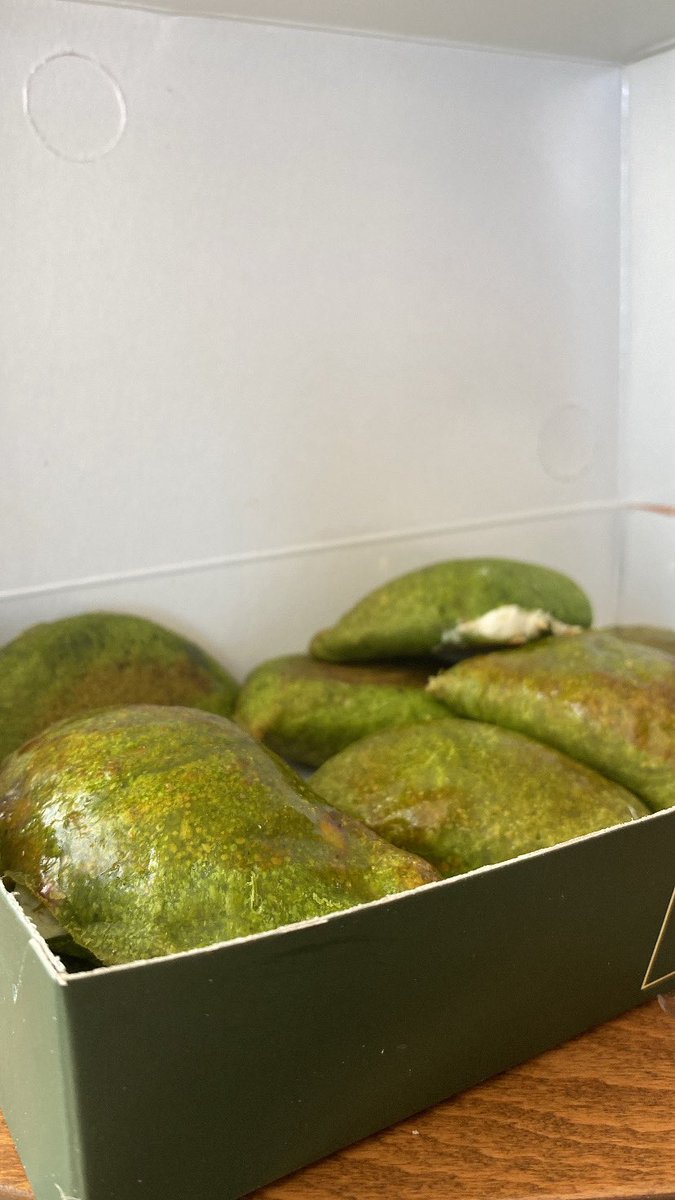 madem artık keşfedildi...
 adana'da sabahları E5 simitçisinden tavsiye ediyorum 🤌🏻🤌🏻🤌🏻