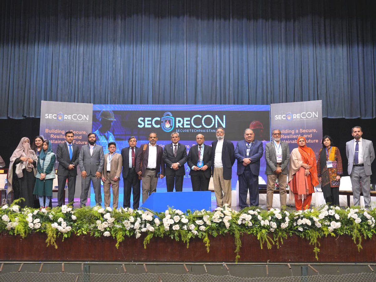 COMSATS_en's tweet image. ED #COMSATS Amb Dr @ZakariaNafees spoke at #SecureCON2025 on Emerging Tech, #Digitalization &amp;amp; Digital Divide, stressed #cybersecurity is now national imperative. He highlighted AI-driven threat detection, gaps in digital infrastructure, &amp;amp; urgent need for digital transformation.