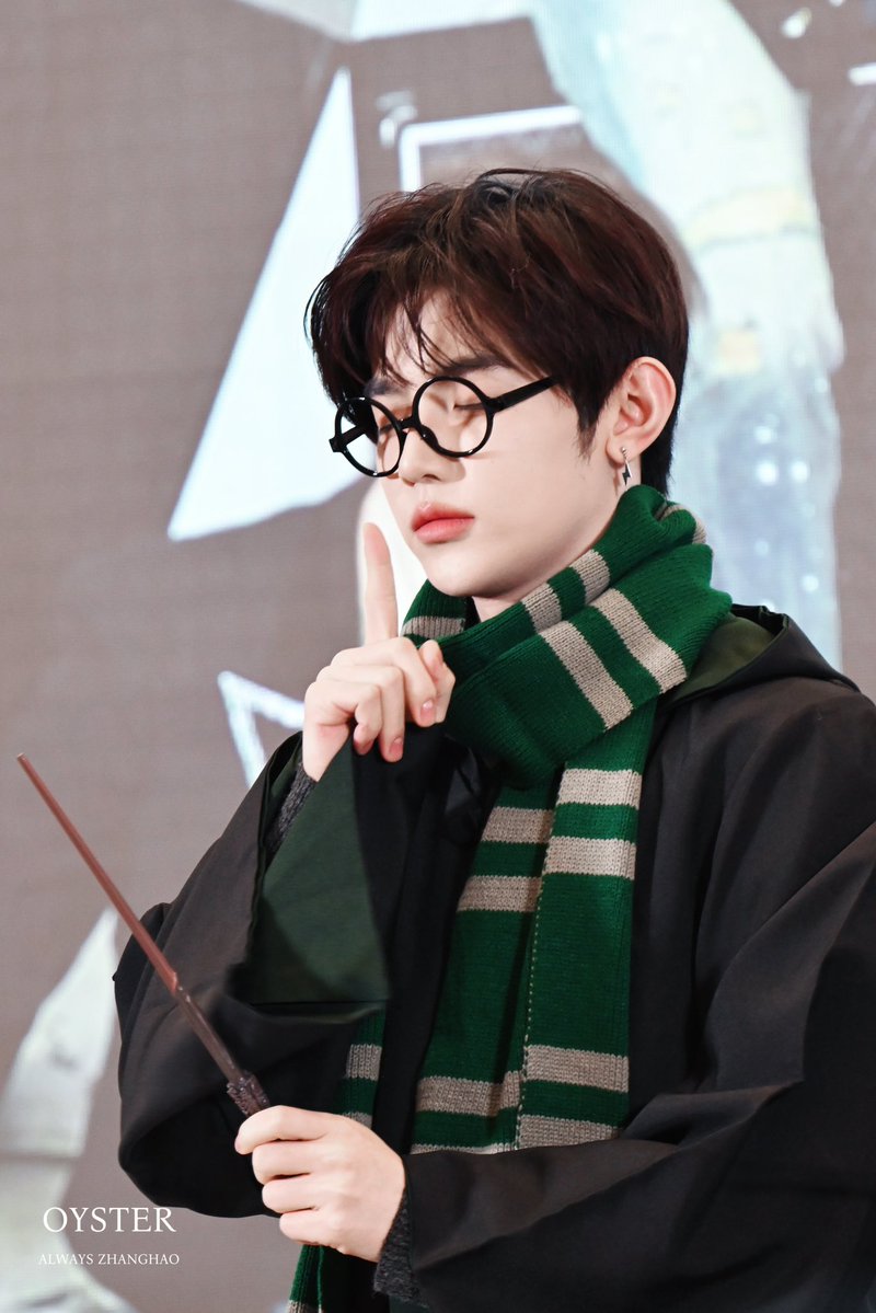 OysterM_Hao725_'s tweet image. 251122
👓하오리 포터

#ZHANGHAO #장하오 #章昊 #ジャンハオ
#ZEROBASEONE