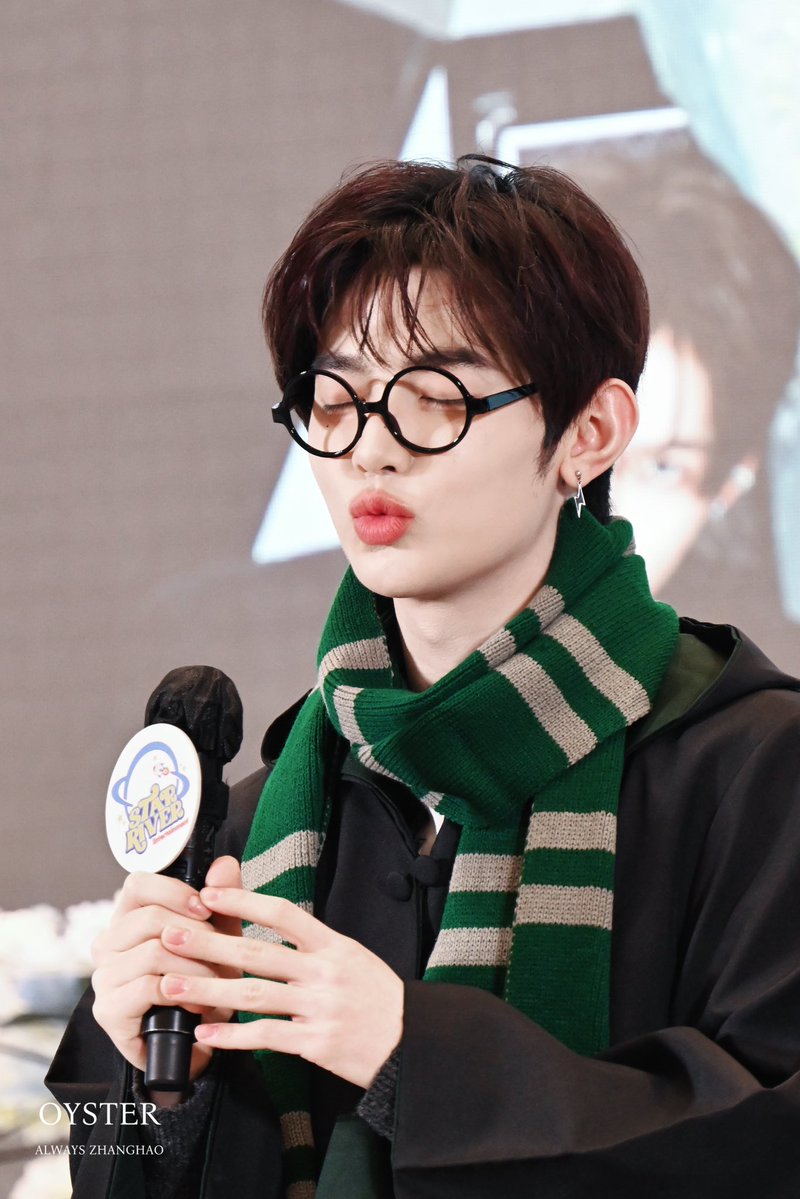 OysterM_Hao725_'s tweet image. 251122
👓하오리 포터

#ZHANGHAO #장하오 #章昊 #ジャンハオ
#ZEROBASEONE