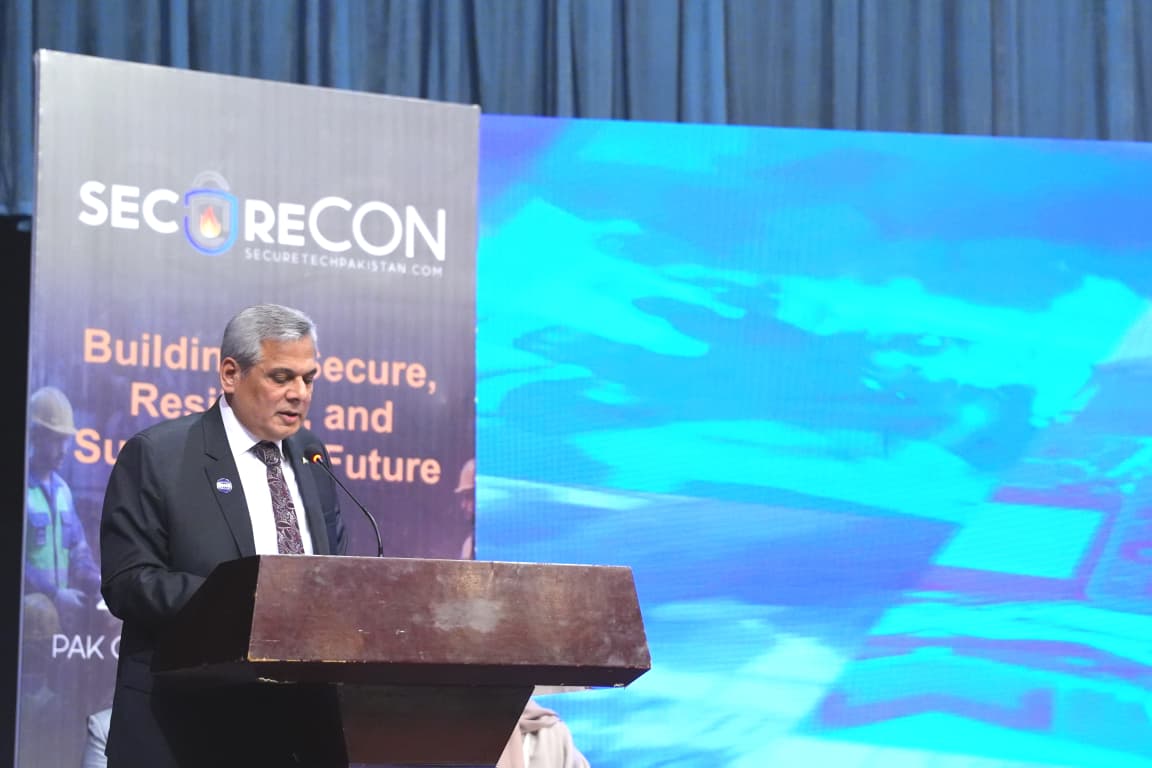 COMSATS_en's tweet image. ED #COMSATS Amb Dr @ZakariaNafees spoke at #SecureCON2025 on Emerging Tech, #Digitalization &amp;amp; Digital Divide, stressed #cybersecurity is now national imperative. He highlighted AI-driven threat detection, gaps in digital infrastructure, &amp;amp; urgent need for digital transformation.