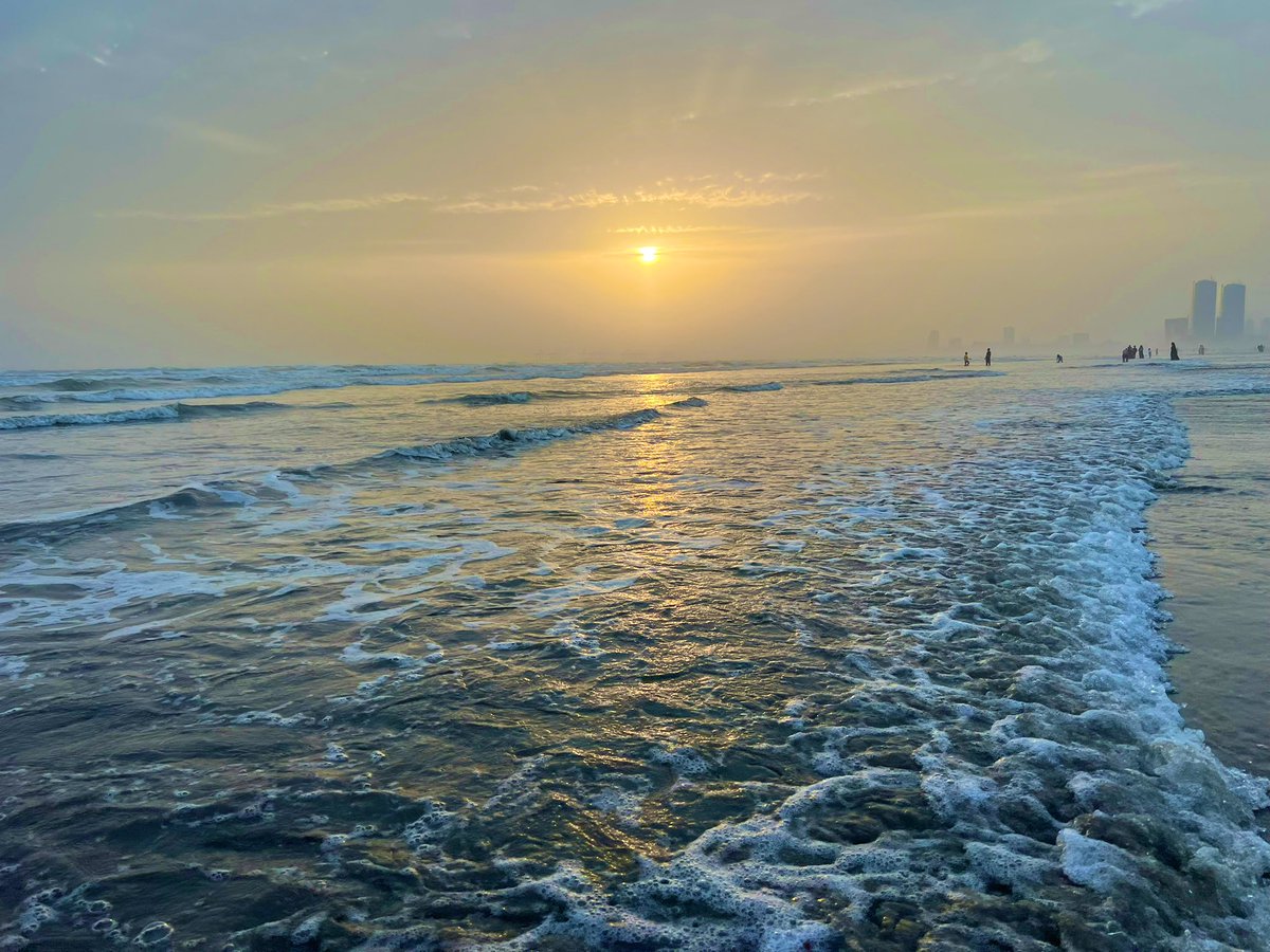 Aautoprivate's tweet image. You are my sunshine, my only sunshine.. 
You make me happy, when skies are gray 
#MiK📸
 #Karachi