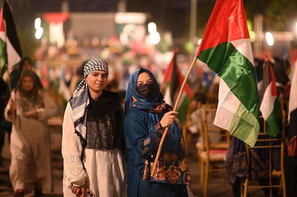 خواتین کے معاشی ،سیاسی ،عائلی،تعلیمی اور صحت وغیرہ کے مسائل  کے حل پر مبنی منشور  جماعت اسلامی نے پیش کیا ہے
<a href="/Inayat01/">Inayatullah Khan</a>
#BadloNizamWithJIWomen