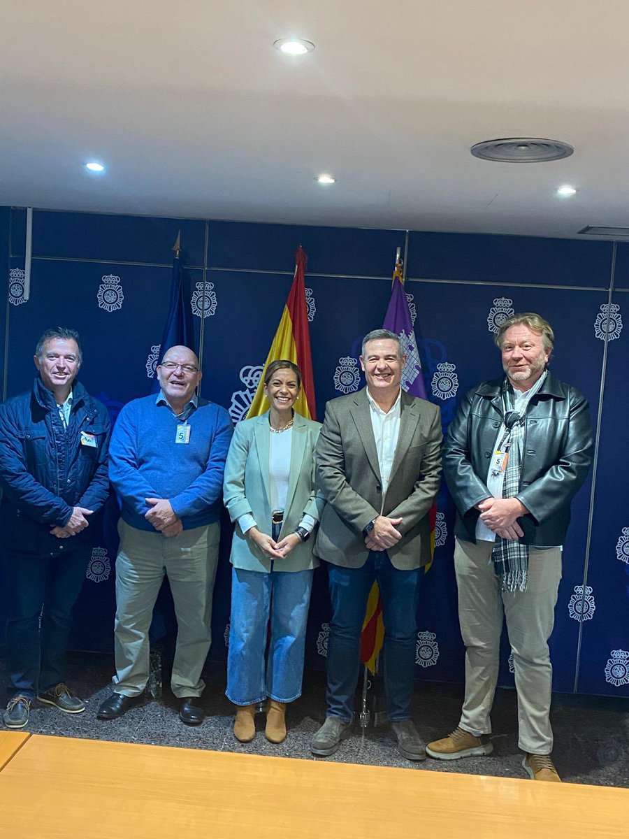 ADSPIB's tweet image. Nueva junta directiva
✔️Presidenta: Inés Ybarra @Ines28 ✔️Vicepresidente: Juan Cruz @detectives__garbo 
✔️Secretario: David Garrido 
✔️Tesorero: Jordi Garrós por Grupo Cabanach @grupocabanach 
✔️Vocal: Miguel Ángel Serra
✨Enhorabuena y a seguir trabajando #seguridadprivada