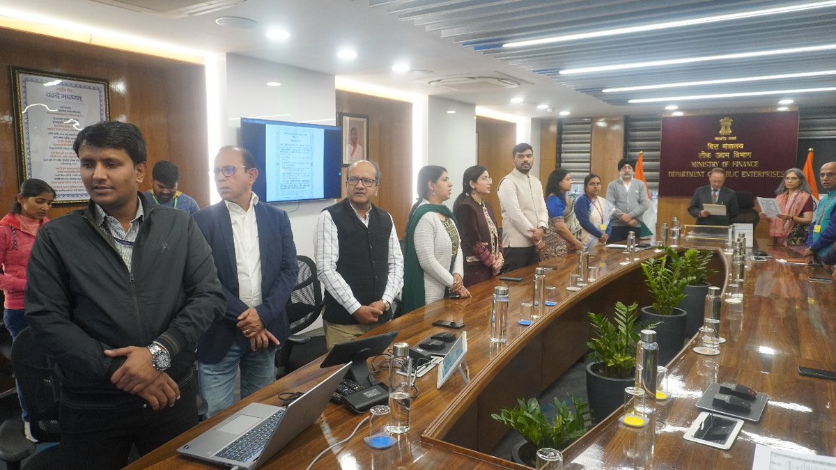 DPE_GoI's tweet image. DPE observed Constitution Day with great zeal on 26th November 2025. The event was chaired by Secretary, DPE and witnessed wholehearted participation from all officers and staff. The gathering collectively read the Preamble to the Constitution, reaffirming the shared commitment…