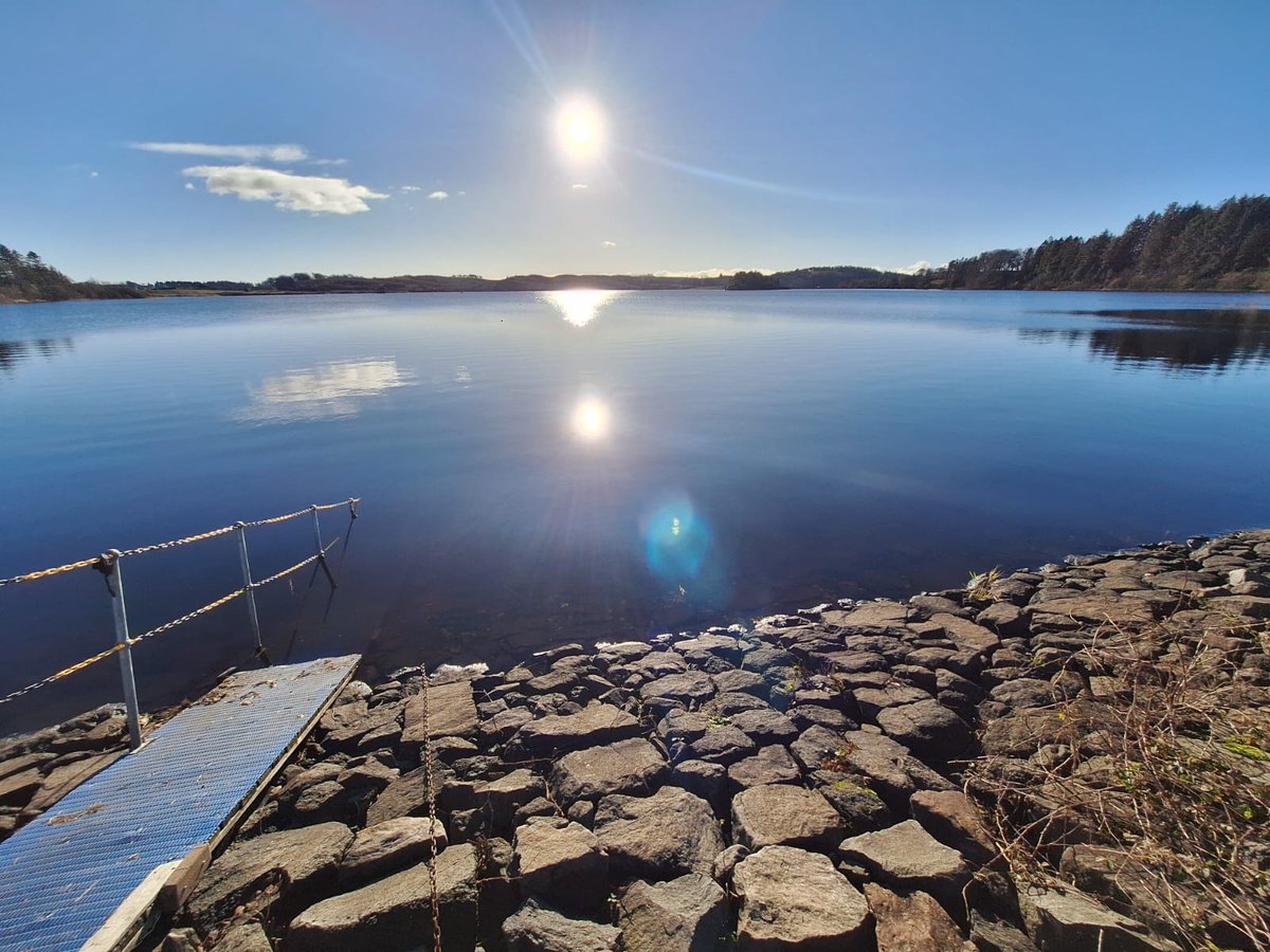 ClearviewMinds's tweet image. Sit for a minute. When did you last think about your own selfcare? Too busy ticking off lists, forget to breathe, reflect on how far we&apos;ve come. Come to the waters edge, capture the #serenity. What if we changed life a little? Picture it.
#selfcare #reflection #mentalwellbeing