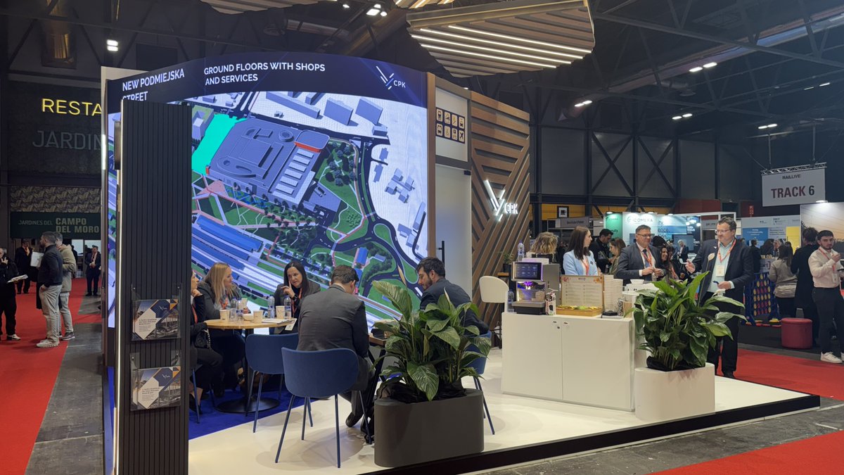 🚄 Day 2 of #RailLive! is underway

🚄 Industry leaders are taking part in a live discussion on /Building resilience to future-proof critical rail infrastructure/.

During the panel, Justyna #Mikołajczyk, #Warsaw – #Łódź Portfolio Deputy Director, shared what stands at the centre