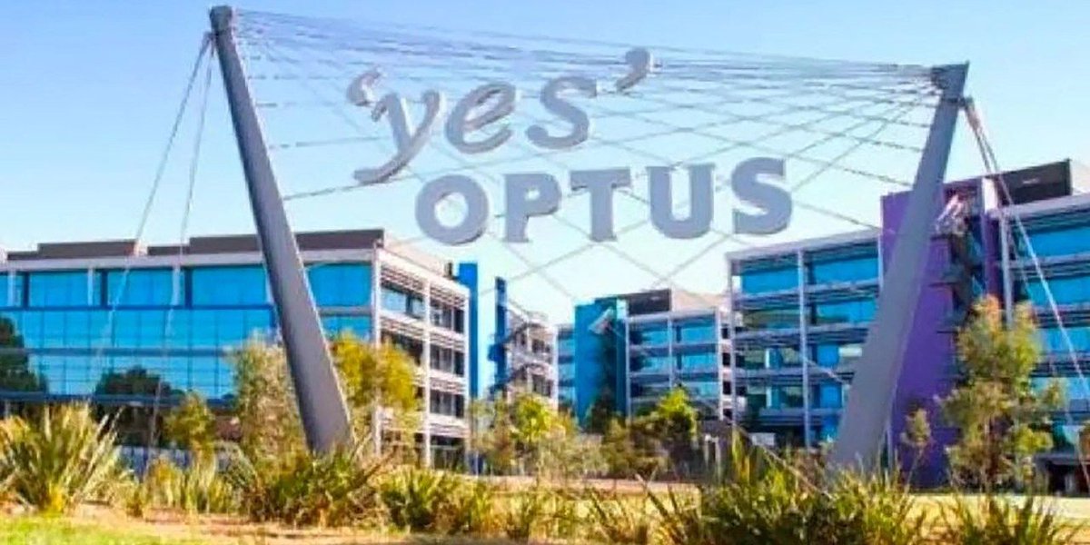 totaltelecom's tweet image. Thieves cutting overhead cables have seen @Optus stung by yet another network outage, leaving thousands without access to emergency services.

#Telecoms #Optus #NetworkSecurity #5GInfrastructure #TripleZero 

Read more here: buff.ly/DIS0Ixg