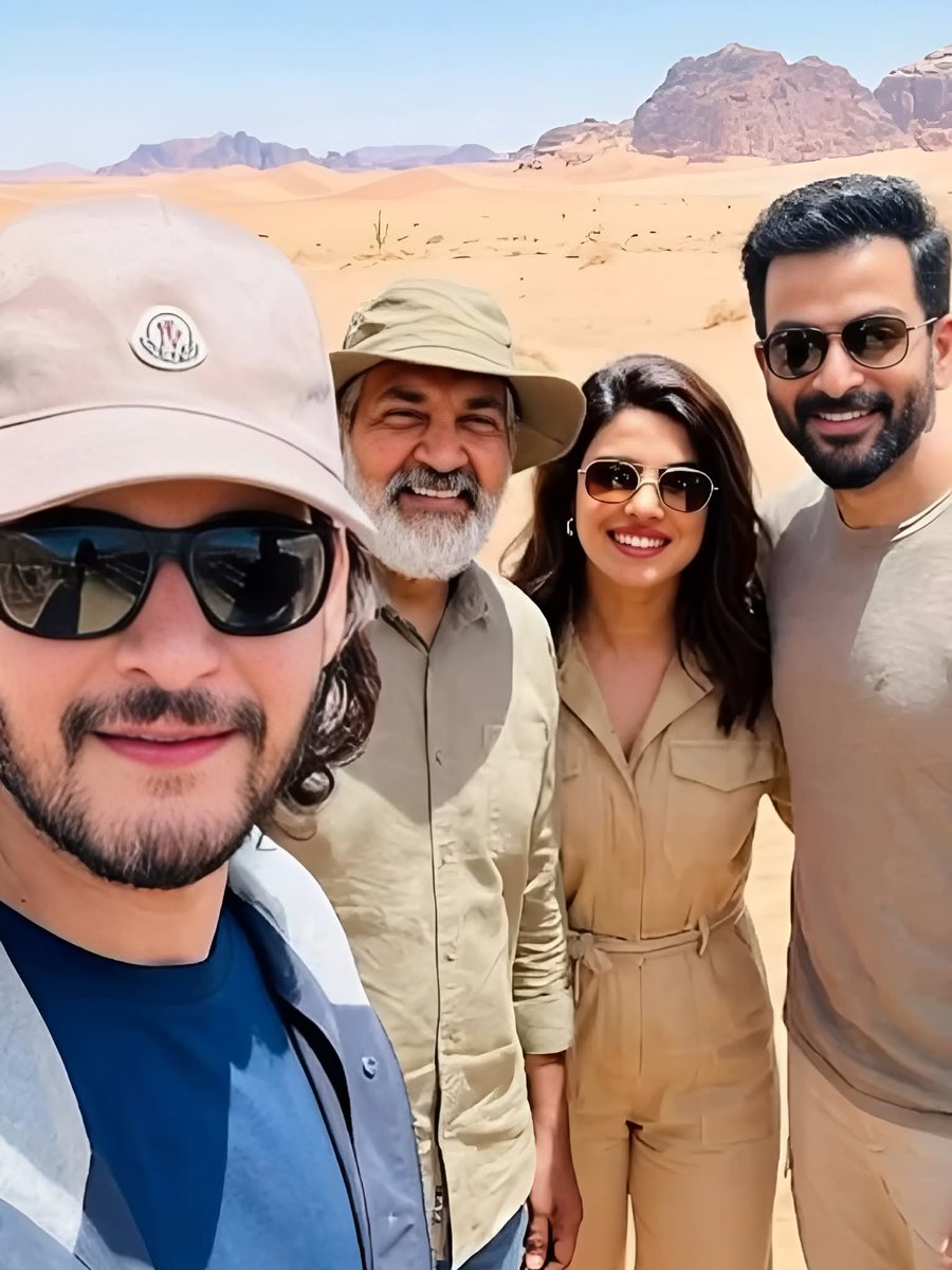 SuperDubbed's tweet image. From The Sets Os #Varanasi

#MaheshBabu𓃵 #SSRajamauli #priyankachoprajonas