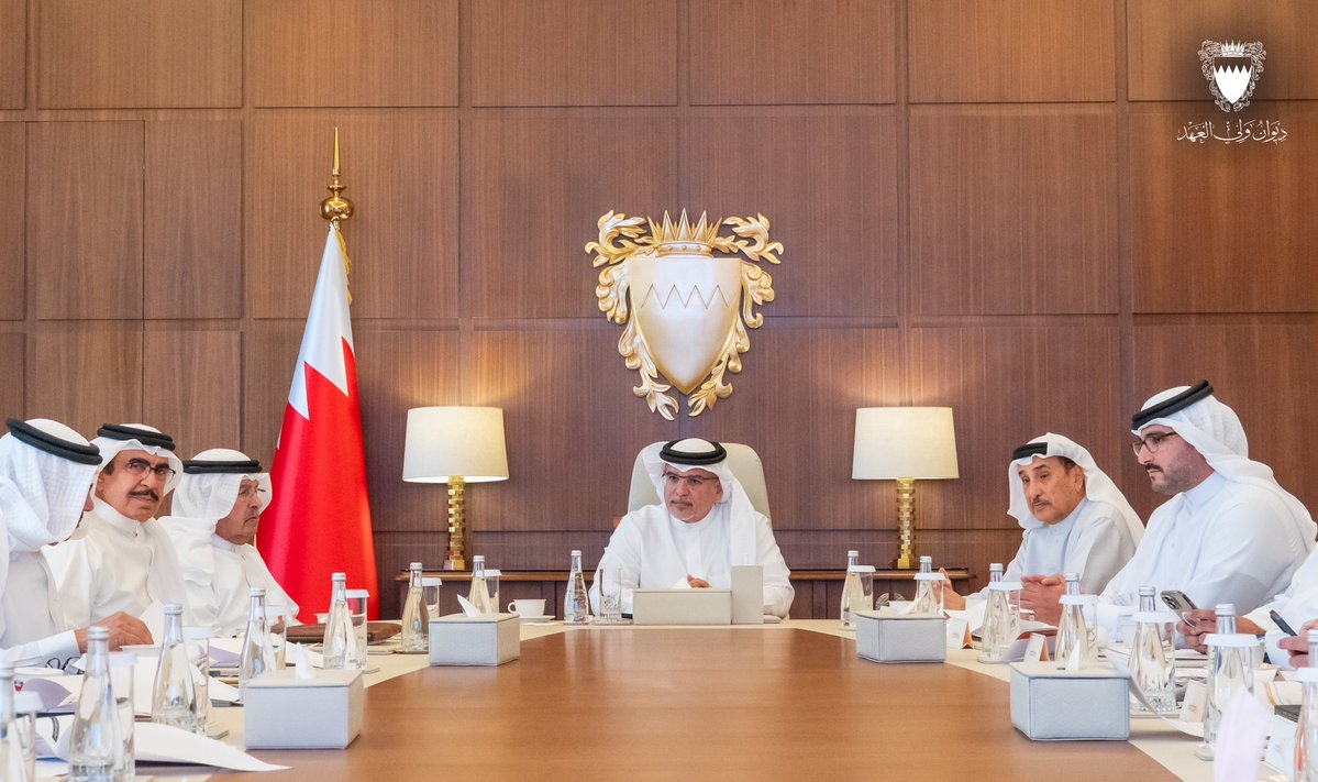 BahrainCPnews's tweet image. HRH the Crown Prince and Prime Minister, #Salman_bin_Hamad Al Khalifa, chairs the 515th meeting of the Government Executive Committee. The meeting reviewed developments in the national population census, and preparations for the 46th #GCC Supreme Council session in #Bahrain…