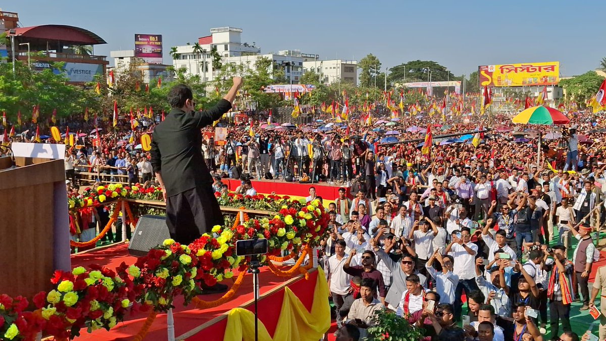 PinakiDas1975's tweet photo. 1st public rally of #OneNorthEast bloc seeks to consolidate influence over issues such as land rights, ILP &amp; indigenous autonomy, with NE leaders ‘thangsa’ in Agartala.

@PradyotManikya @SangmaConrad @edwardsajoy @DanielLangthasa @MmhonlumoKikon @RKMeghan https://t.co/DhwnG0tJNn