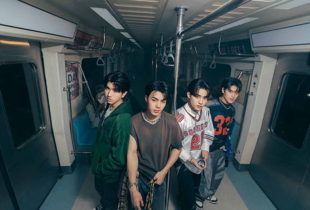 mintmag_th's tweet image. ชาเลนจ์ต้องมา! 4 หนุ่ม ‘บาร์โค้ด-คีน-อชิ-อังเปา’ CLO’VER บอยกรุ๊ปน้องใหม่จาก RISER MUSIC ที่มาพร้อมกับลัคกี้ไอเท็มอย่างใบโคลเวอร์ สัญลักษณ์แห่งความโชคดี ปล่อยเดบิวต์ซิงเกิล “คนคุ้นคอย” (Next To You)” แนวเพลงสไตล์ POP HIPHOP ที่ได้ URBOYTJ มานั่งแท่นโปรดิวเซอร์…