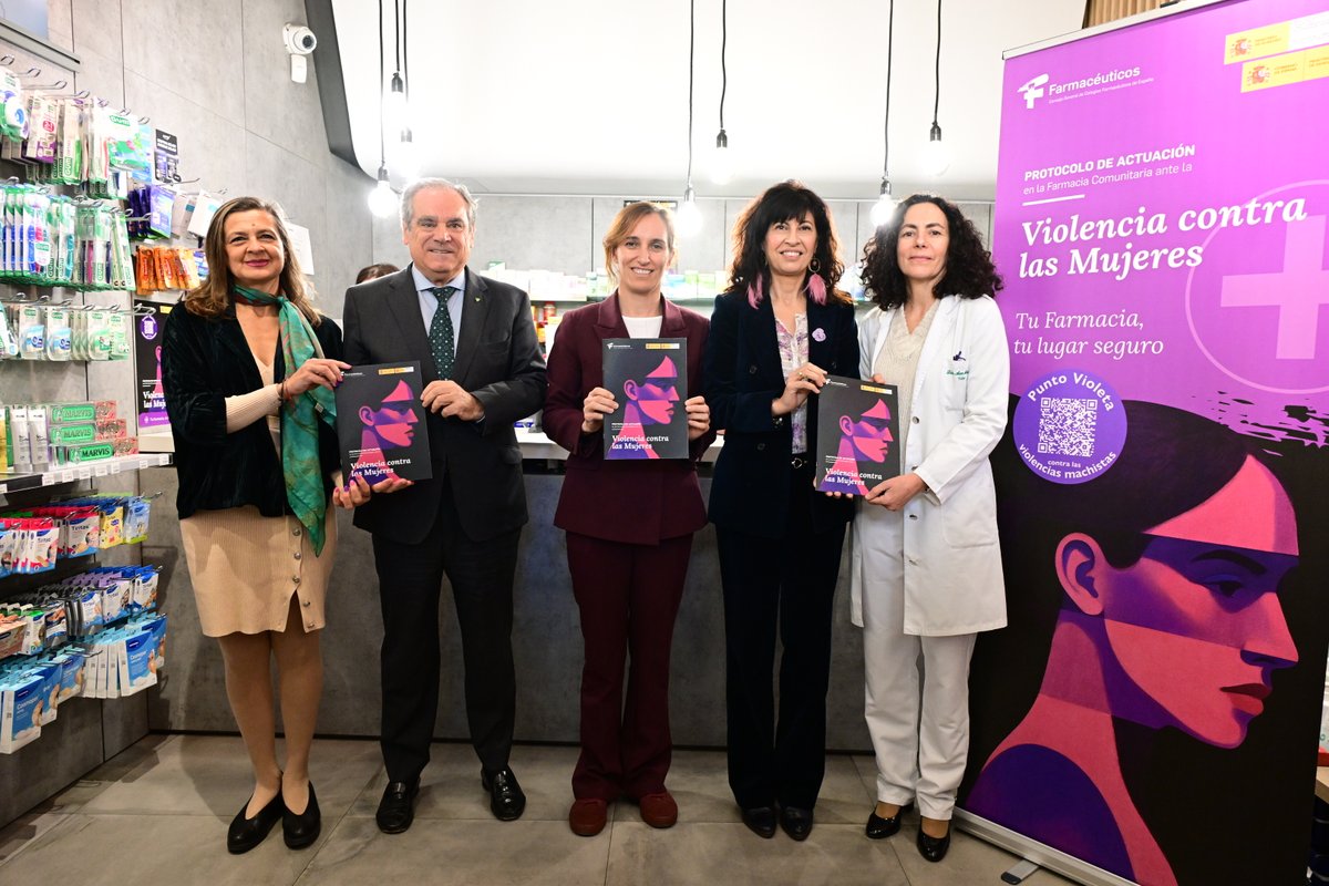 🟣 <a href="/sanidadgob/">Ministerio de Sanidad</a> e @igualdadgob presentan junto a <a href="/Farmaceuticos_/">Consejo General Colegios Farmacéuticos</a> un nuevo protocolo de acción para consolidar a las farmacias comunitarias como aliadas frente a la violencia contra las mujeres.

📰 NP: ow.ly/JFbY30sRyCt

#FarmaciaSocial #25N