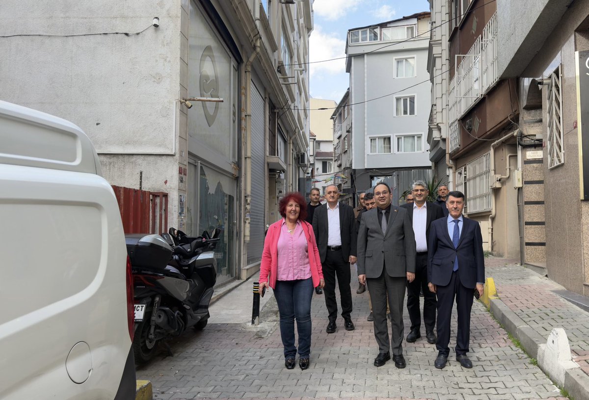 Belediye Başkan Vekilimiz Cevdet Ertürkmen, Belediye Başkan Yardımcımız İzzettin Öztosun, kurum yöneticilerimiz ve Meşrutiyet Mahalle Muhtarımız Özgür Kavuşer ile birlikte, Meşrutiyet Mahallesi’nde hane ziyaretleri gerçekleştirerek mahallelerde incelemelerde bulundu.