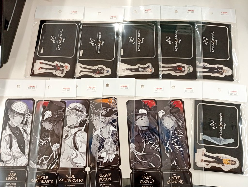 kbooks_game2's tweet photo. 【入荷情報】
ツイステッドワンダーランド
ペンライト
リングライト
ラギー
入荷いたしました‼️
#ツイステ #twistedgypsy #kbooks 池袋 https://t.co/Z38Vhg3GfC