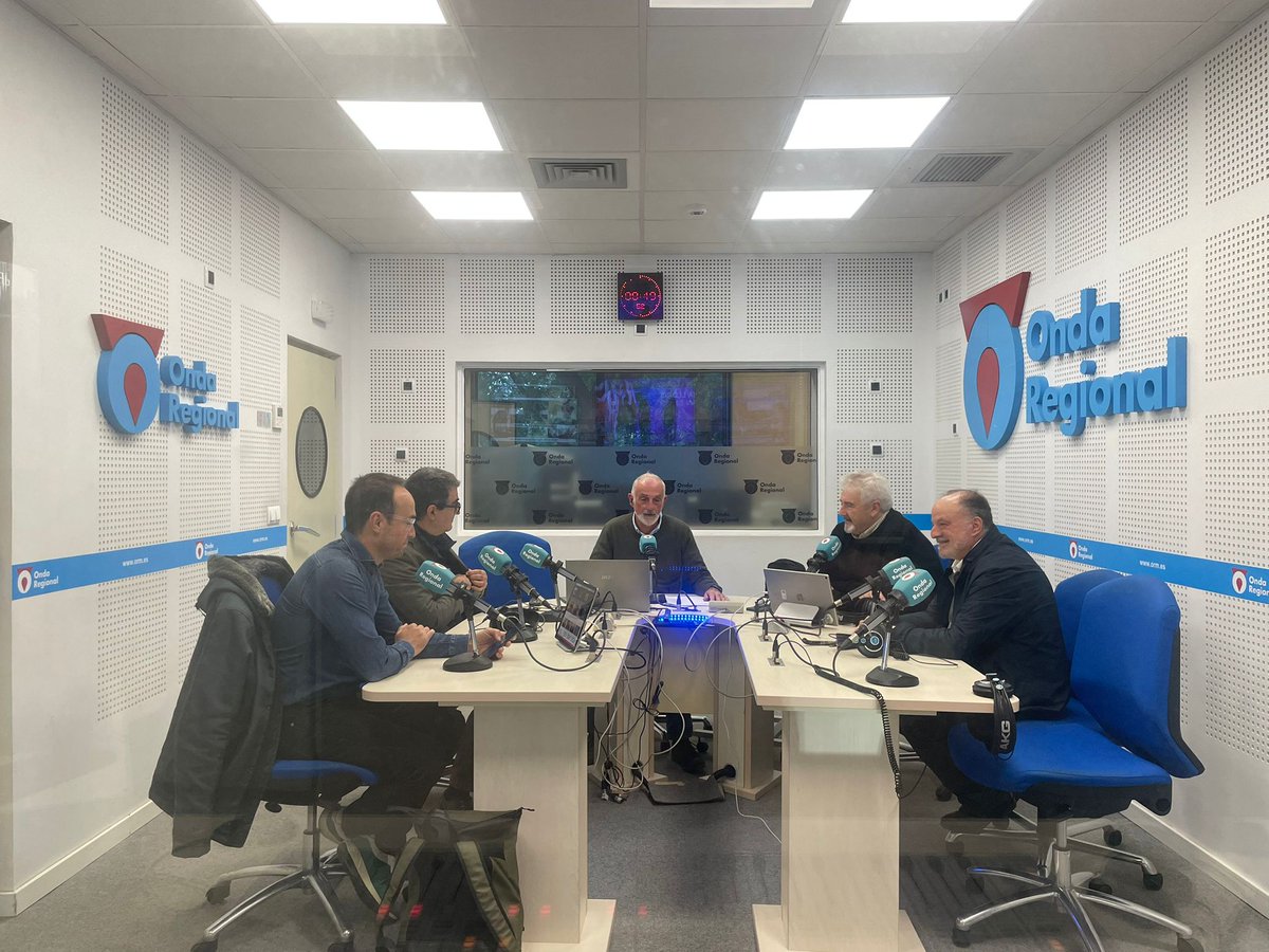 TERTULIA ACTUALIDAD 27/11/2025 

<a href="/pjmartinstar/">Pedro Juan Martín Castejon</a> , <a href="/jc_josec/">Jose Carlos Vicente Lopez</a>, <a href="/mlmorell/">Miguel López-Morell</a>, <a href="/jgbadia/">Jorge García Badía</a> analizan el incendio del hospital de Santa Lucía en Cartagena 

youtube.com/watch?v=HNLZ-l…