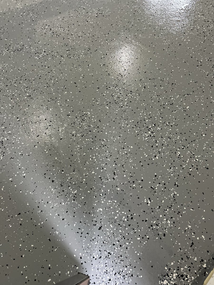 wayne77784218's tweet image. #epoxyfloor 
#garage
#generalcontractor 
#vipltd
#hgtv