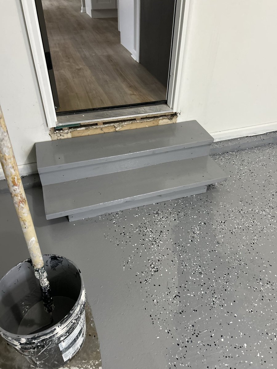 wayne77784218's tweet image. #epoxyfloor 
#garage
#generalcontractor 
#vipltd
#hgtv