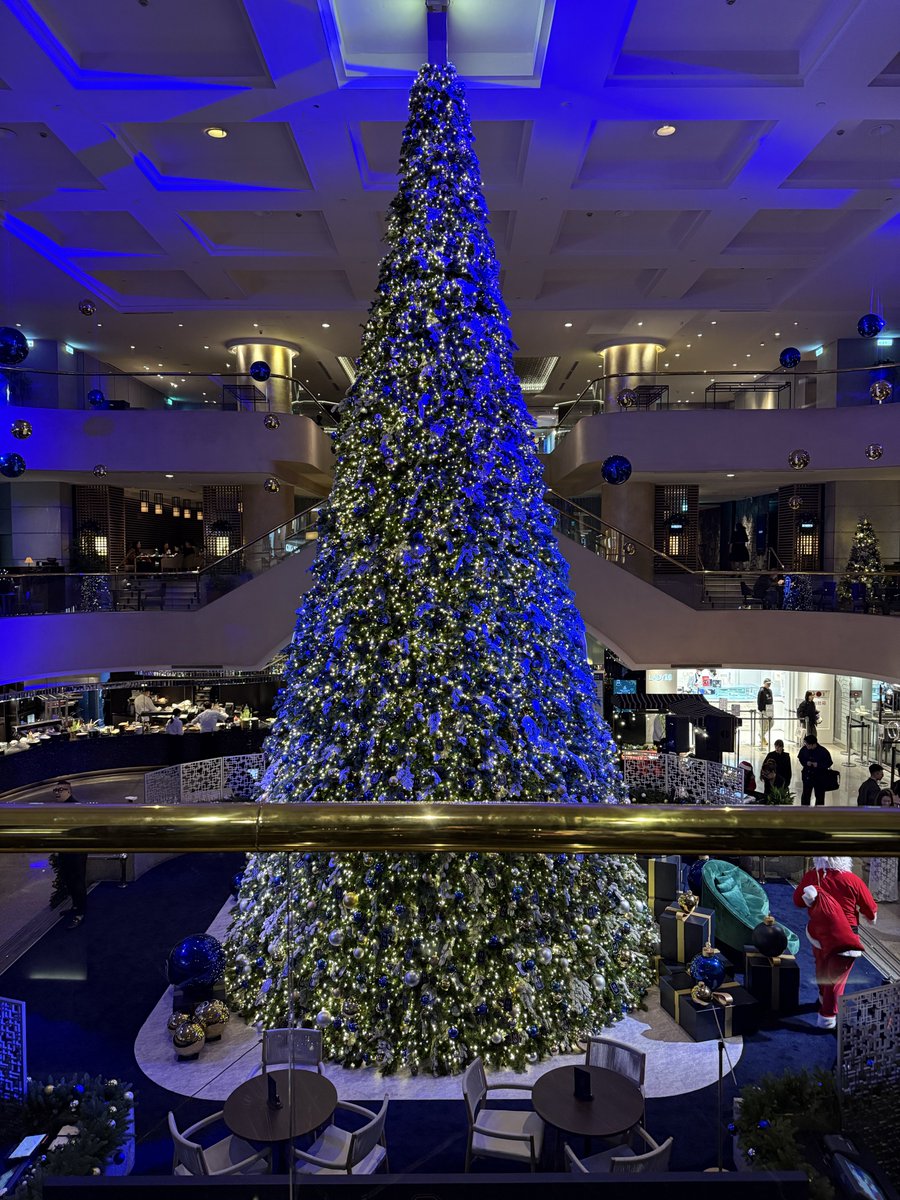 8himo8's tweet image. やっとこさホテル