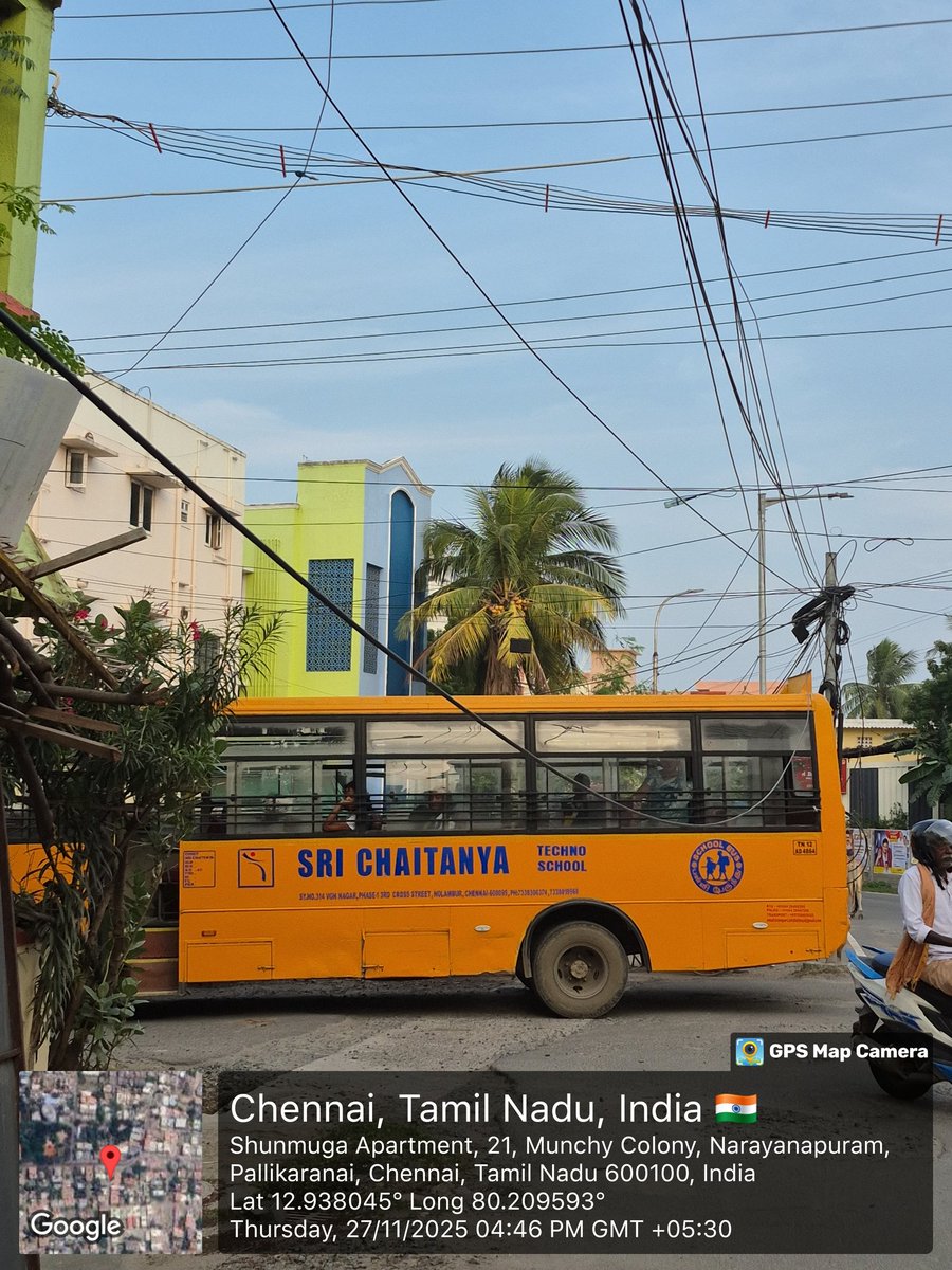 Cables lying dangerously 
<a href="/chennaicorp/">Greater Chennai Corporation</a> <a href="/TANGEDCO_Offcl/">TANGEDCO Official</a> 
#Pallikaranai