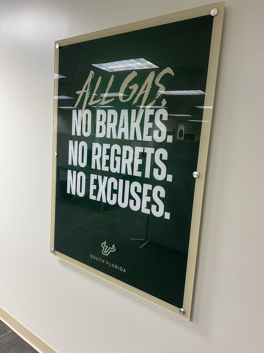 RHiggins_USF's tweet photo. Bulls Nation, canโt do a โSunrise from the Selmonโ, because the sun is not up yet, so you get a pic of this great reminder instead! Most importantly, we wanted to wish everyone a safe & happy Thanksgiving! Beyond grateful for your unwavering support of @USFAthletics today & every day! LFGB!!!๐ค๐ป๐ค