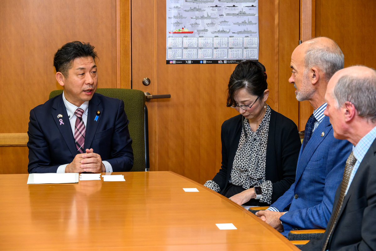 ModJapan_en's tweet image. Parliamentary Vice-Minister of Defense Wakabayashi received a courtesy call from Hon Barnett MP, Deputy Premier of Tasmania on November 26. VDM Wakabayashi welcomed Deputy Premier and they exchanged views on Japan-Australia defense cooperation from various perspectives🇯🇵🤝🇦🇺