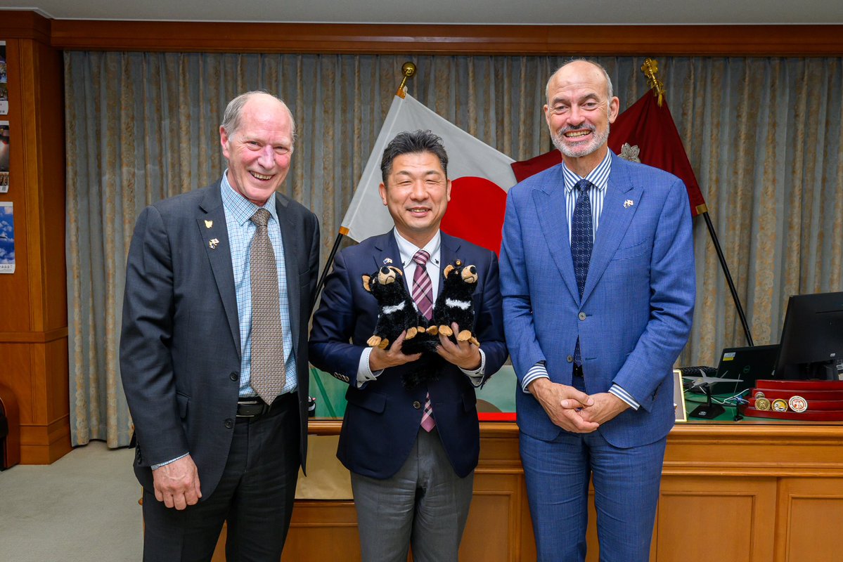 ModJapan_en's tweet image. Parliamentary Vice-Minister of Defense Wakabayashi received a courtesy call from Hon Barnett MP, Deputy Premier of Tasmania on November 26. VDM Wakabayashi welcomed Deputy Premier and they exchanged views on Japan-Australia defense cooperation from various perspectives🇯🇵🤝🇦🇺
