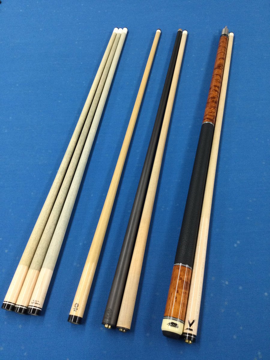 SPIDER_CUE's tweet photo. 【新商品情報】端末の不調でSNSアップできていなかったので、まとめて…。右からPredator8K(ヤフオク入札のみ)、Vantage,Revo12.9(共にユニロック)、OBクラッシックPRO(ラジアル)、KeithAndy(Mスペック、ノーマルx2)です。

Spidercue..com https://t.co/TOqYMCYY2g