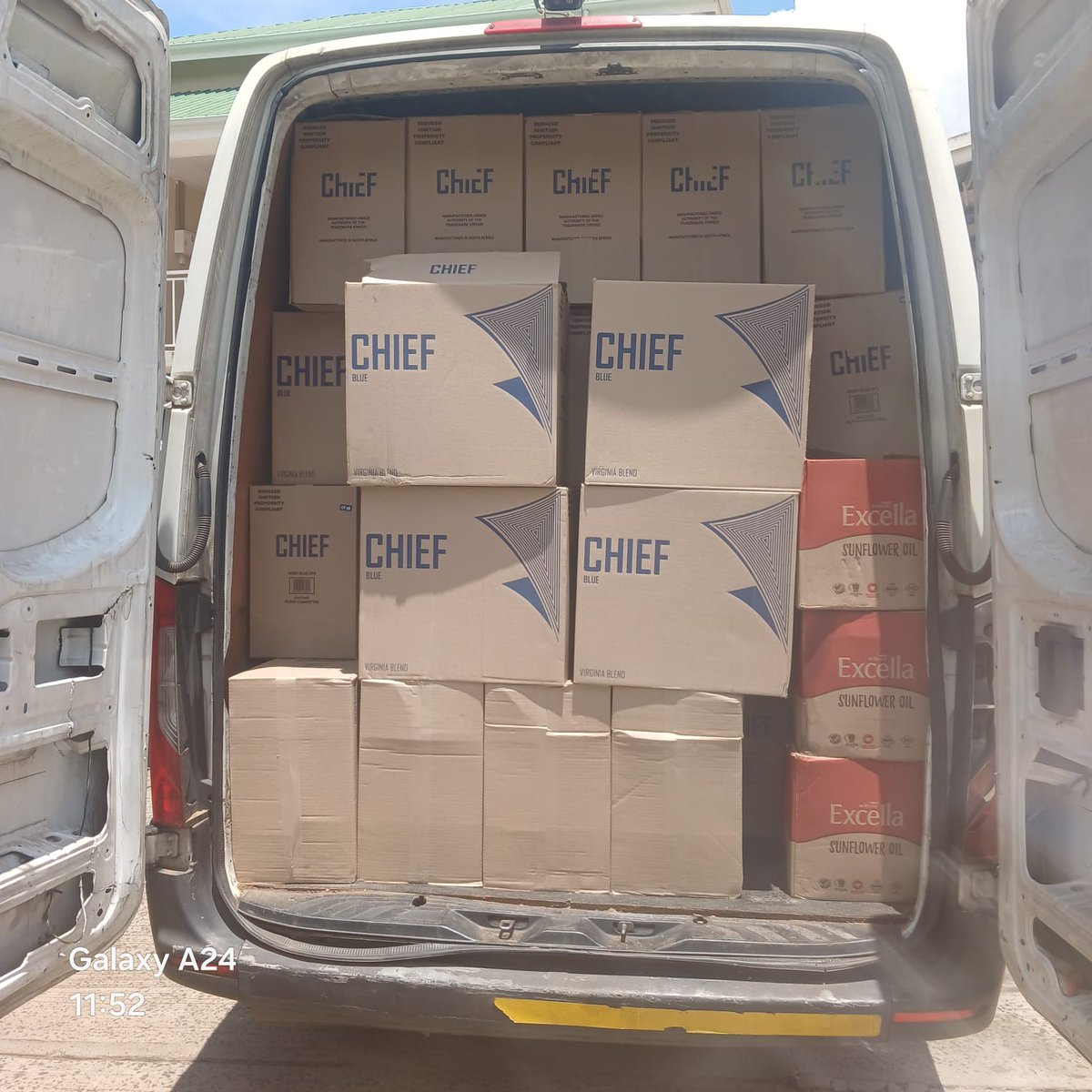 _ArriveAlive's tweet image. Significant seizure of illicit cigarettes and the arrest of one suspect in Ficksburg

arrr.co.za/qxb4q

#ArriveAlive #illicitcigarettes @SAPoliceService
