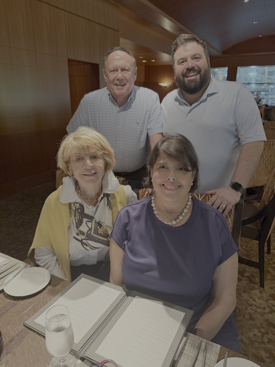 LinHutaff's tweet image. 🍂 🍁 Happy Thanksgiving!
Wishing you a day filled with warmth, gratitude, and time well spent with the people who bring joy to your life. We hope your holiday is full of good food, good company, and plenty of reasons to give thanks.

Phil, Griggs, Lin, and Cristina 🧡