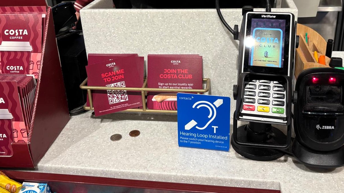 ContactaSystems's tweet image. We&apos;ve travelled north for Contacta loop spotting today.
We&apos;re thrilled to see lovely clear signage at the counter of @CostaCoffee on Wragby Road in Lincoln.
Seen one of our loops - or installed one?  Share your pics!
#HearingLoop #avtweeps