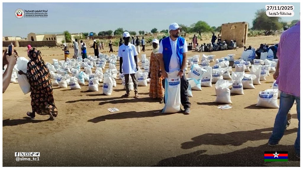 M_JabalSee's tweet photo. حركة جيش تحرير السودان – المجلس الانتقالي
أمانة الشؤون الإنسانية
مكتب التنسيق  – كورما

تصريح صحفي

زار وفد من منظمة Deniz Feneri التركية وجمعية الأحياء الخيرية منطقة كورما ، حيث تم تنفيذ عدد من الأنشطة الإنسانية شملت توزيع السلع الغذائية للمتضررين في كورما والقرى المجاورة: حسكنيتة، تيلا، باسنقا، وكيلا المدرسة، إضافة إلى توزيع الثيران في كورما ومعسكر سلك والمطبخ الجماعي.

وجرى تنفيذ هذه البرامج بإشراف مدير منظمة Deniz Feneri السيد يوسف فاتح ووفده، وبحضور مكتب تنسيق الشؤون الإنسانية بكورما.

وأعرب مدير مكتب التنسيق الأستاذ. يوسف أحمد (نيابة ) عن شكره للمنظمة، مؤكدًا أهمية تدخل المنظمات الدولية ووكالات الأمم المتحدة بصورة عاجلة نظرًا للحاجة الإنسانية الكبيرة.

إعلام مكتب تنسيق الشؤون الإنسانية -كورما
27 نوفمبر 2025