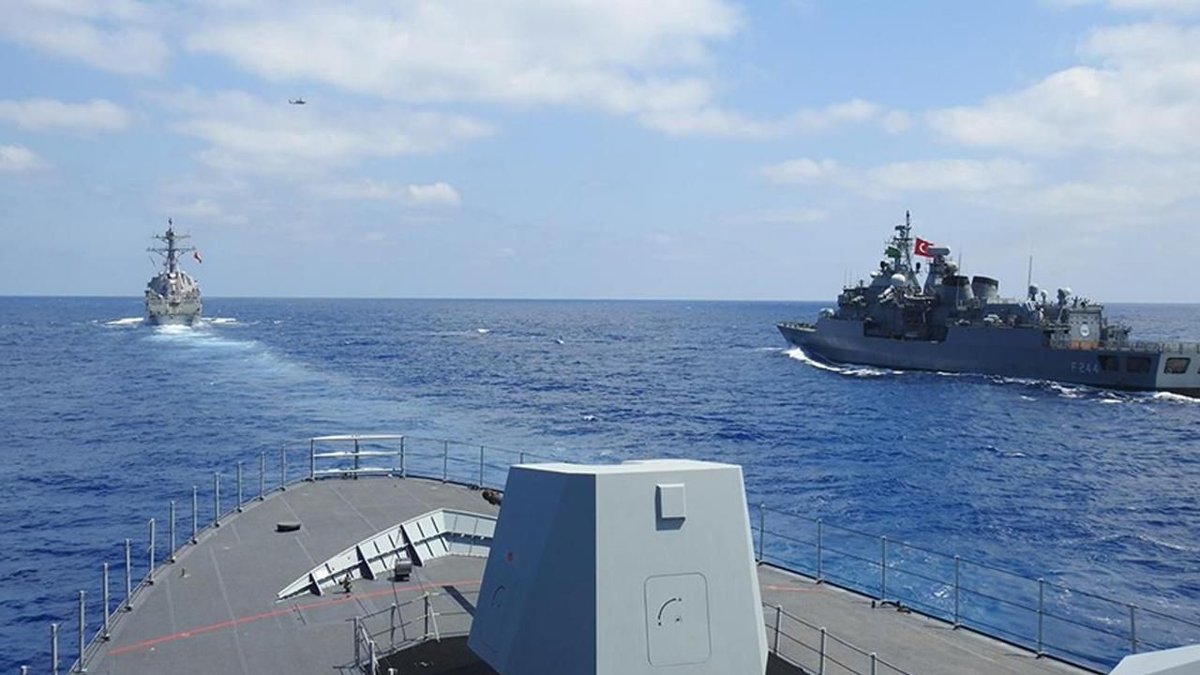 Çelik Kubbe güçleniyor!

TF-2000 Hava Savunma Harbi Muhribi Projesi’nde ilk geminin blok üretimi başladı.
Gelişmiş radarlar ve modern savaş yönetim sistemiyle TF-2000 sınıfı, Türkiye’nin hava savunma kapasitesine önemli güç katacak. 🇹🇷