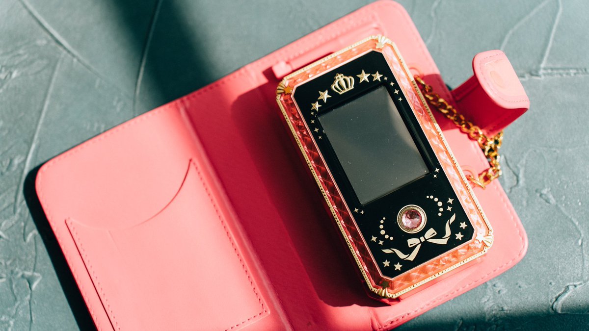 kamitabaphoto's tweet image. 『アンデジ（アンパンマンキッズカメラ）』と『アイカツ! モバイル』で成し遂げました！  

『東京国際写真賞 (TIFA/Tokyo International Foto Awards)』にて、「改造版アンデジ4」と「アイカツ! モバイル」で撮影した2枚の写真が「Bronze Winner」に入賞しました！…