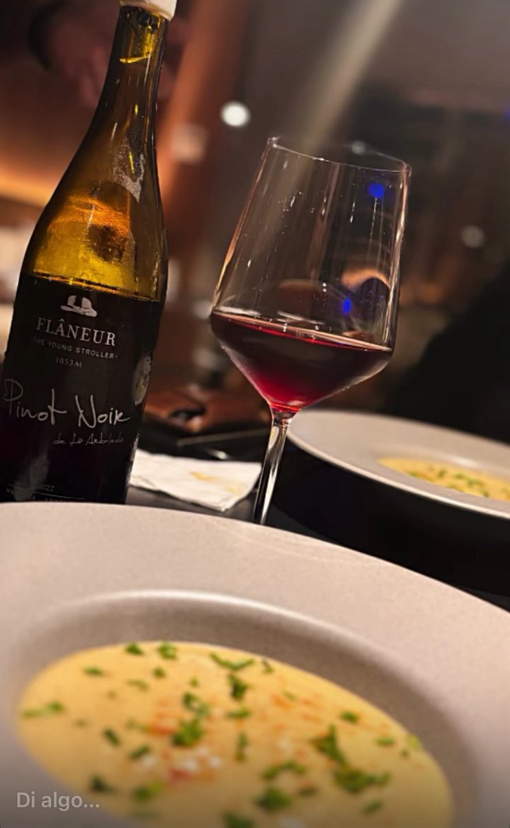 elguisodebagre's tweet photo. Les dejo unas fotos de anoche que sacó  Romi (genia) y aprovecho para agradecer a todos los que vinieron a @LosFlaneurs por acompañarnos con los vinos y a @SoyMatiR por abrir Gamba Cantina para que haga mi primer menú francés por pasos. https://t.co/wKe5a0aXGm